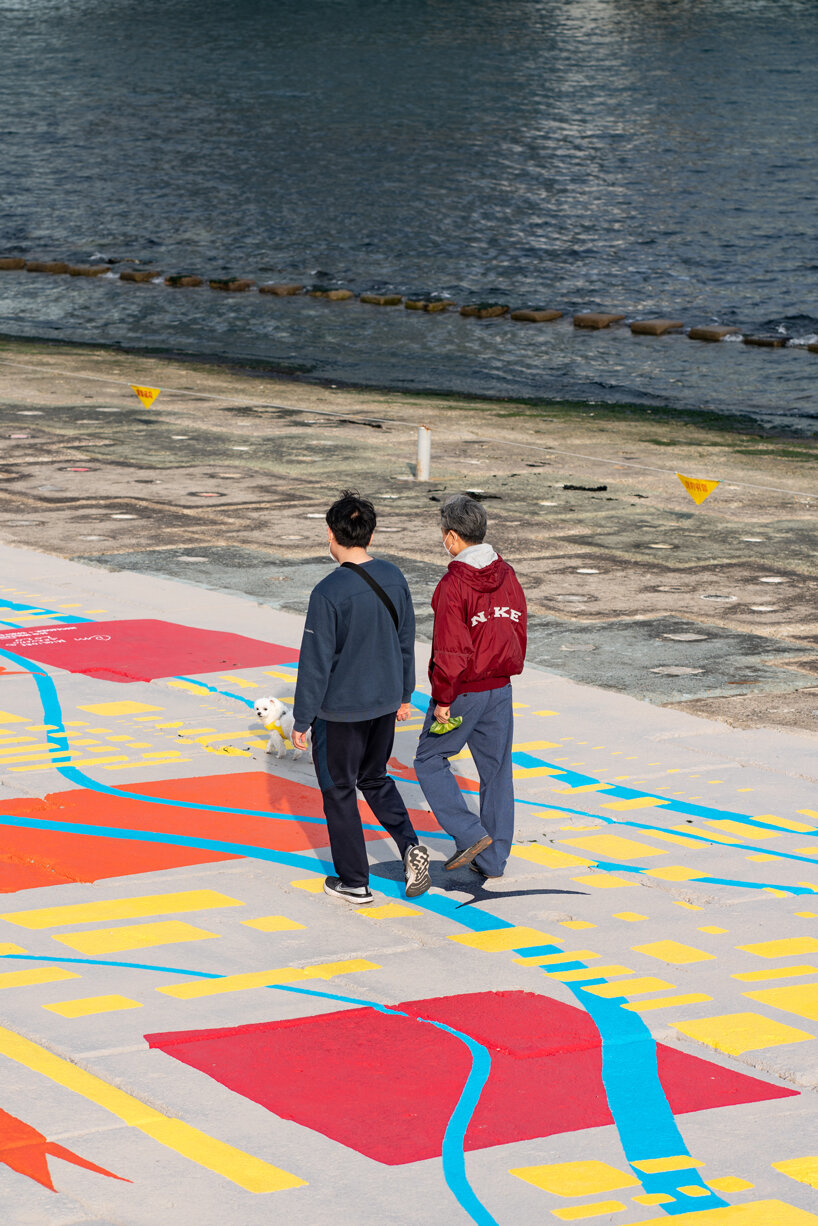 migliore + servetto covers a 500-meter-long coastal strip in south korea with colorful and vibrant marine world patterns