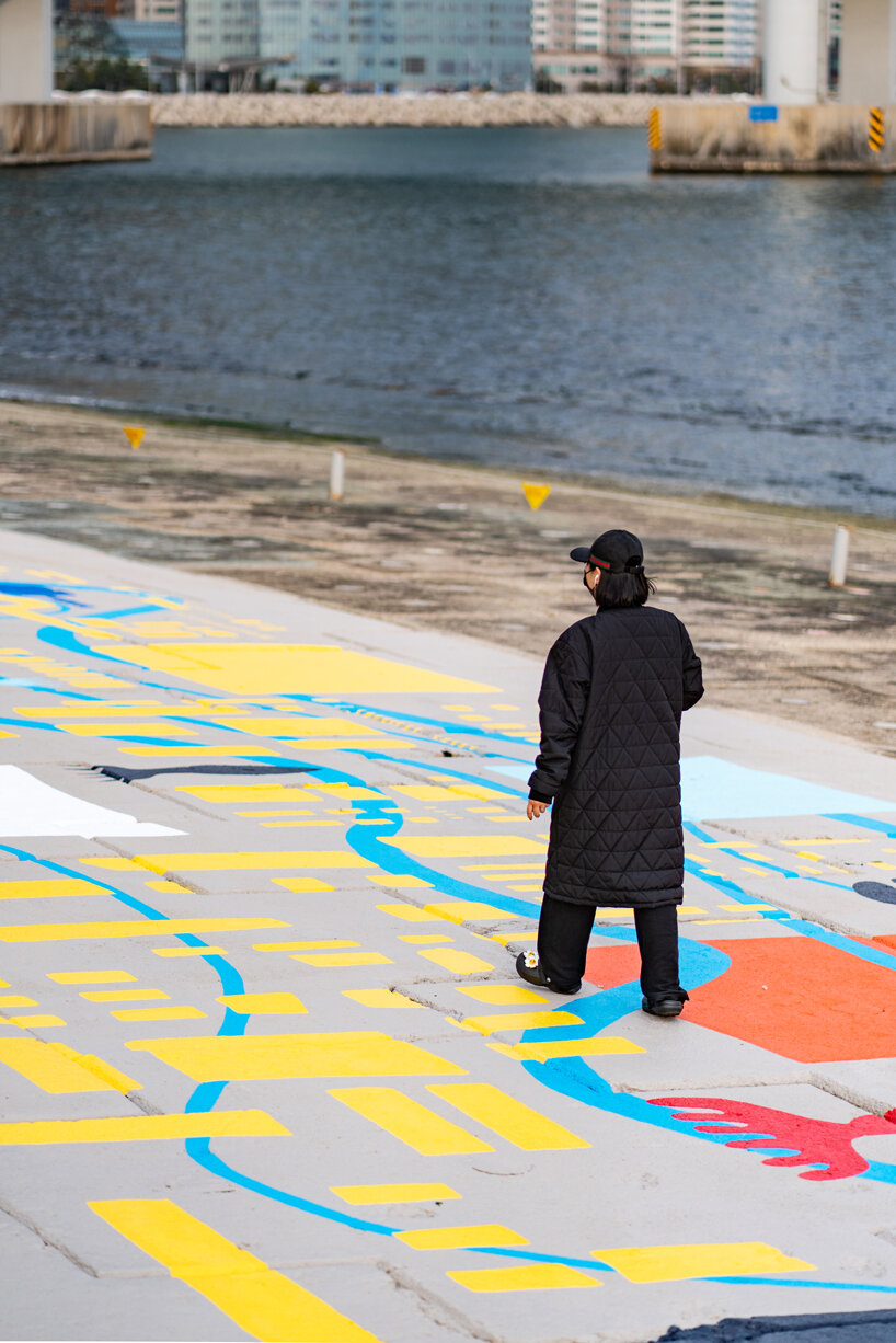 migliore + servetto covers a 500-meter-long coastal strip in south korea with colorful and vibrant marine world patterns