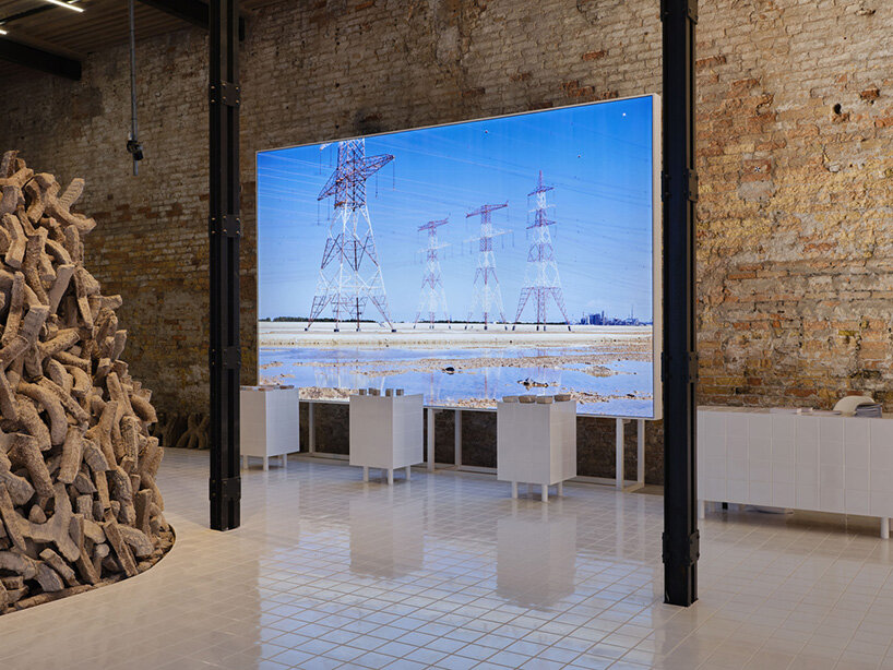 a sustainable alternative to concrete: UAE pavilion at the venice architecture biennale