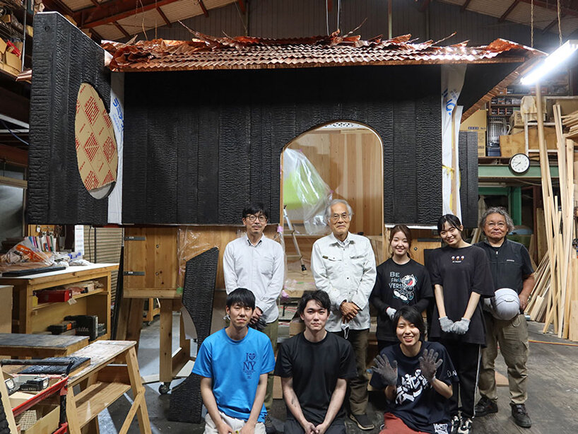 terunobu fujimori's grass-covered tea room pavilion pops up in tokyo designboom