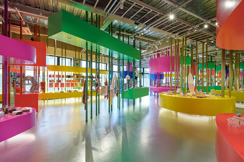 vivid pops of color + shiny pillars form sugawaradaisuke's store in tokyo for louis vuitton - 4