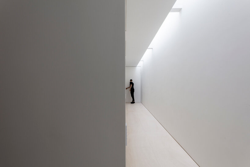 studio arthur casas designed jd house overlooking the coast of são paulo