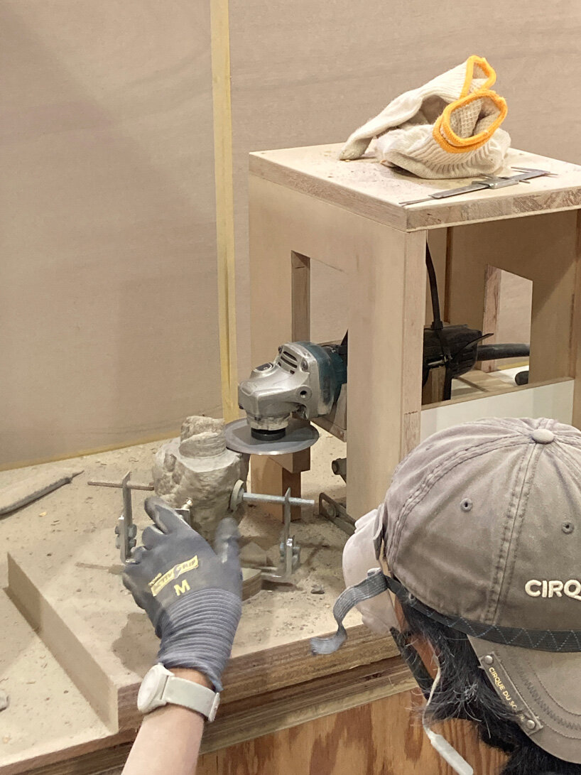 schemata exhibits new SENBAN method to carve intriguing forms at milan design week