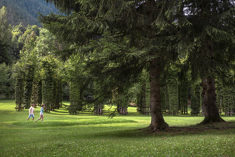 studio roosegaarde's surreal liquid landscape starts rippling by stepping on it