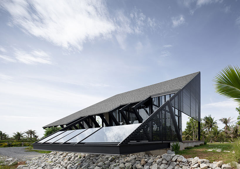 villa backyard touch architects