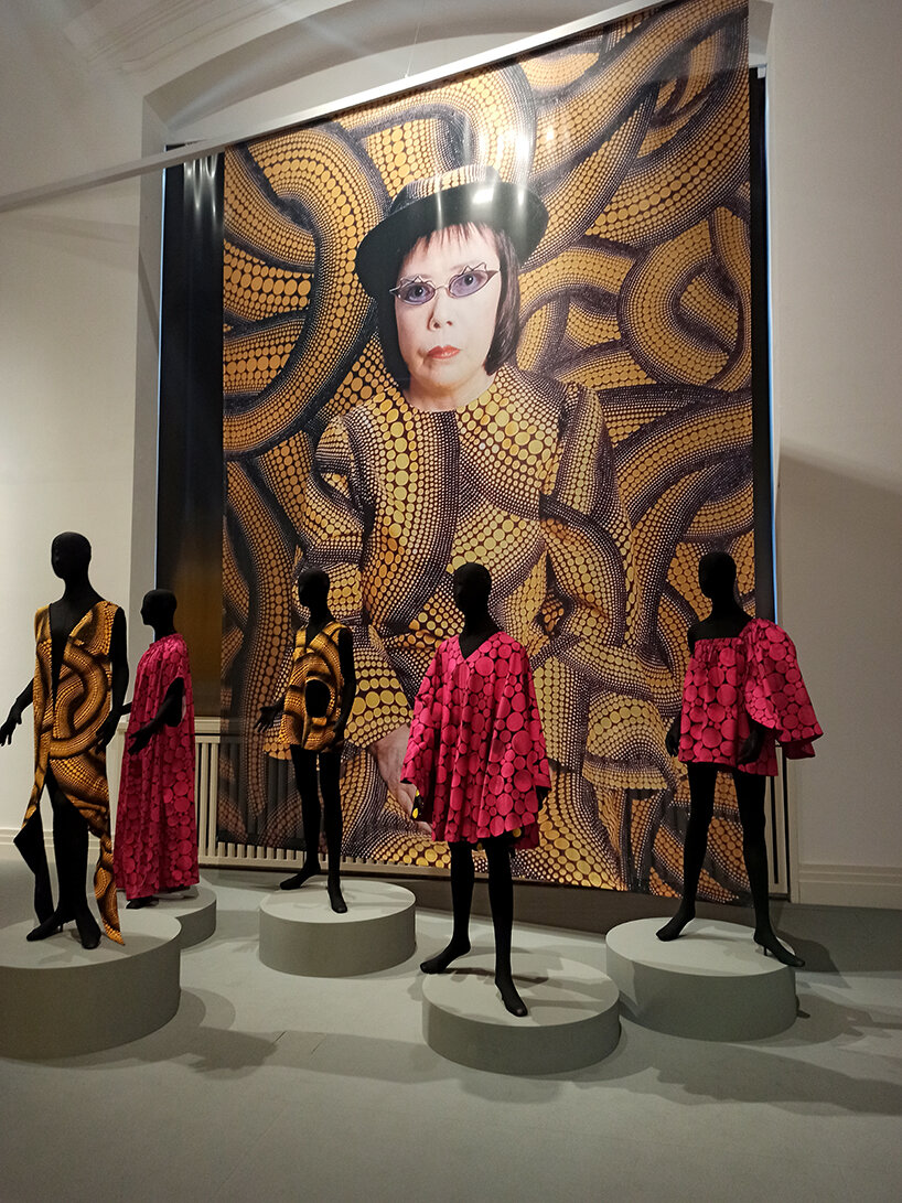 Gropius Bau on X: #KusamaDecadeByDecade: 1960s In the 1960s, Yayoi Kusama  also professionalised her fashion design. The artist's clothes connected to  the personal, social and political liberation enacted in her happenings. She