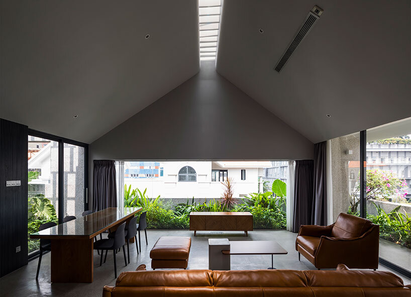 23o5studio J14 house