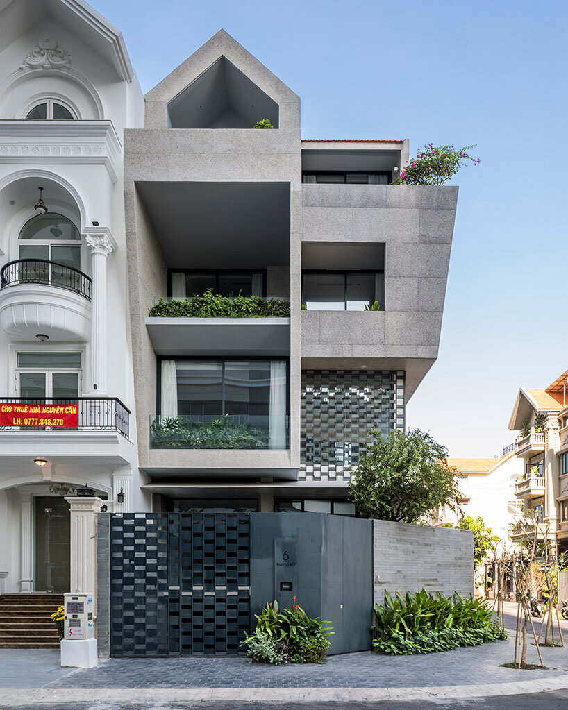 23o5studio J14 house