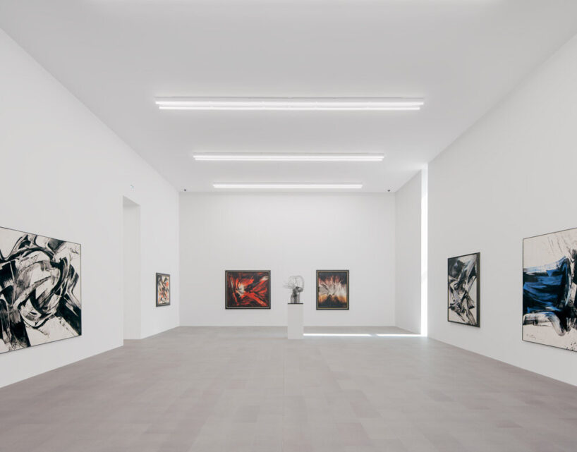 the height of the new exhibition areas takes its cue from the existing galleries