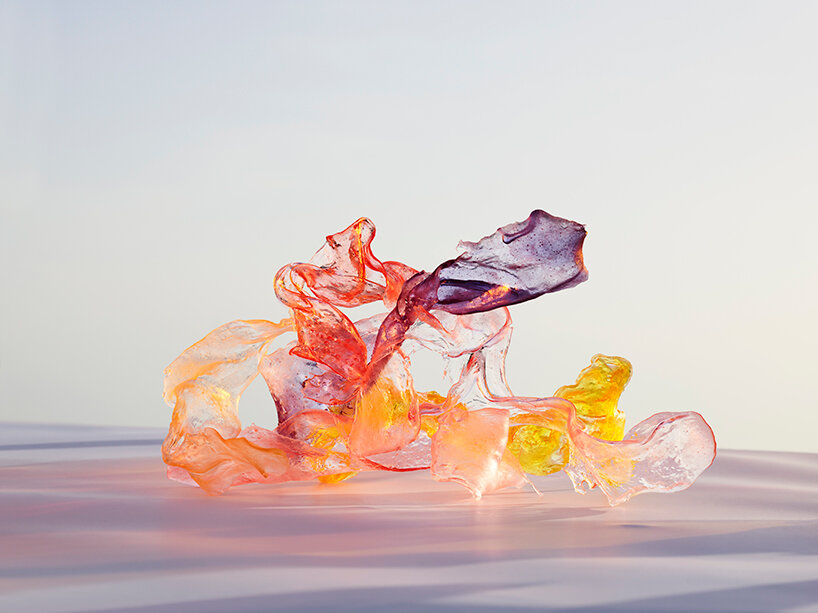 les extraits collection magnifies the spirit of a vocation