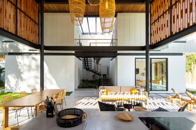 studio saxe brings tropical costa rican jungle inside ‘naia’ beach house