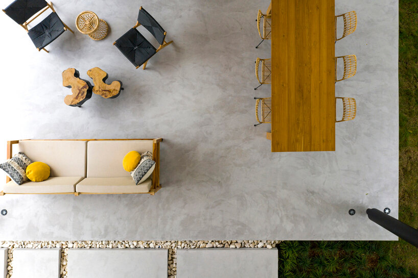 studio saxe brings tropical costa rican jungle inside ‘naia’ beach house