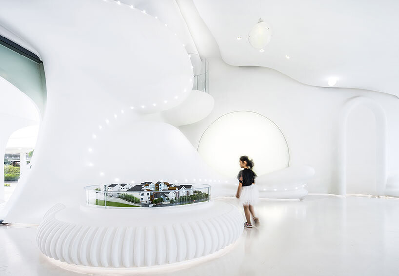 cloud-like shapes inhabit x+living's dreamy kindergarten in china