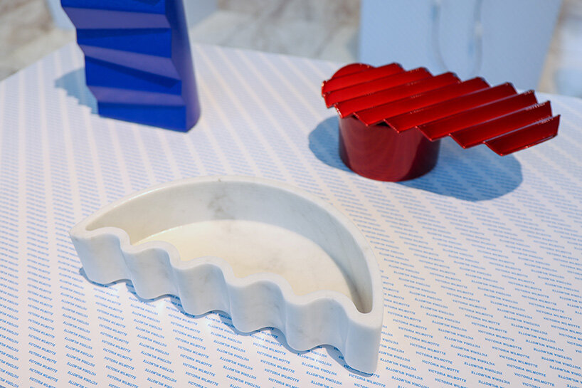 horizontal zigzag vase, zagzagogetti, portaogetti ii by victoria wilmotte image © designboom