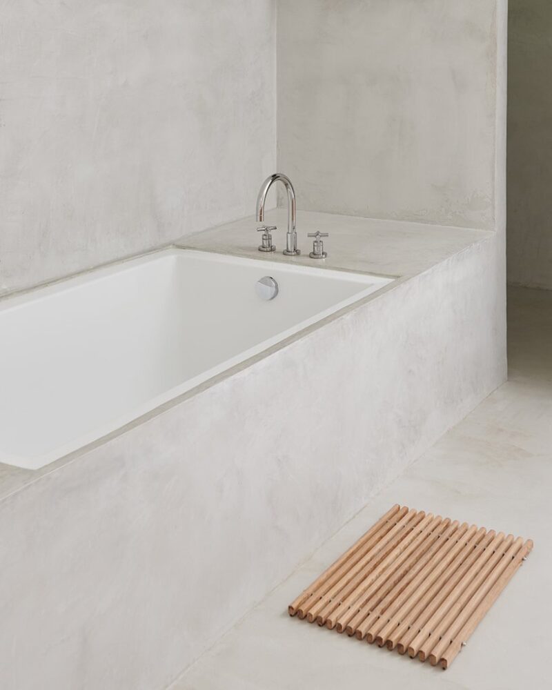 eagle house in texas revives its interior maintaining the original mid-century envelope