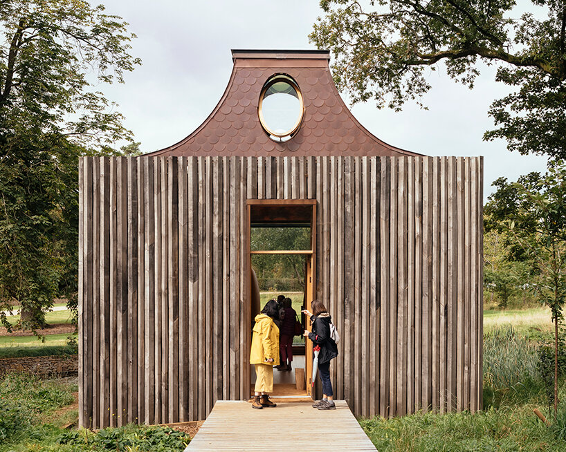 invisible studio beezantium