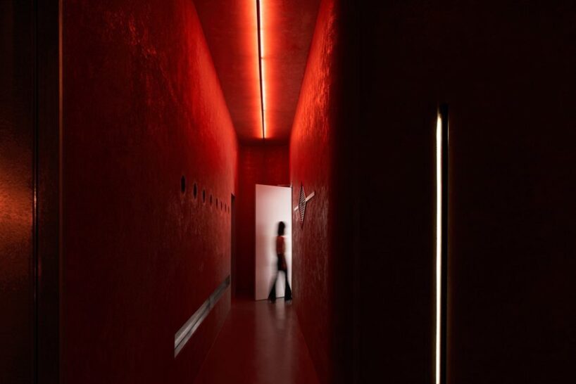 an auxiliary red line LED illuminates the whole space