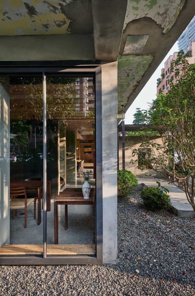 touches of the past on the walls