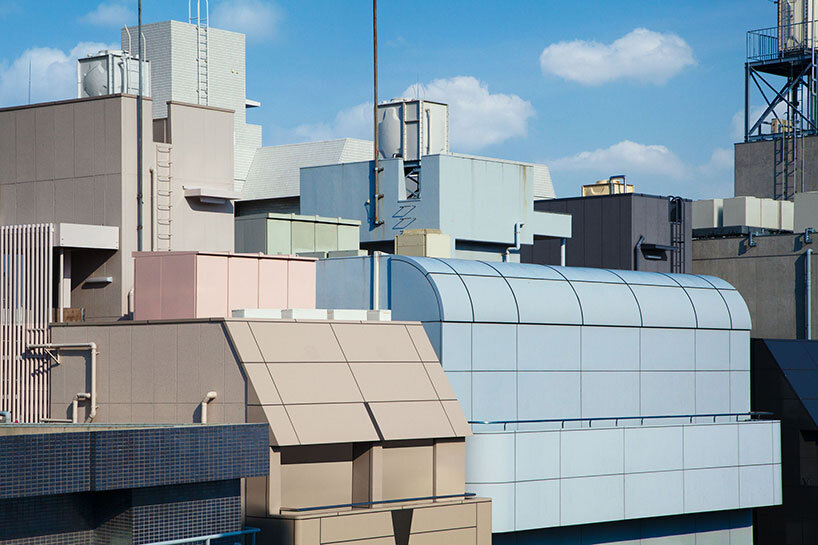 devoid of decoration