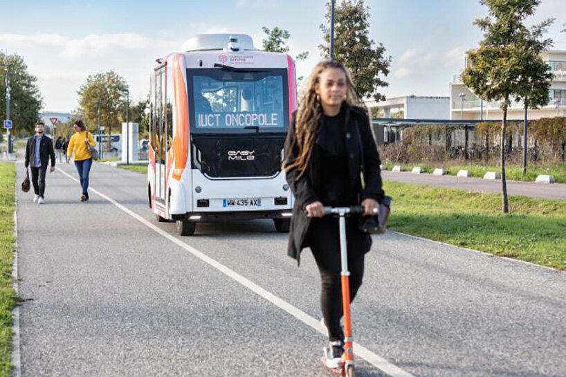 EasyMile unveils first driverless vehicle authorized to take over public roads in europe - 1