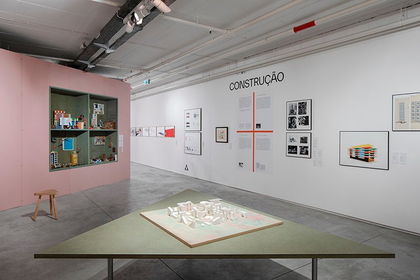 each section contains children's games that relate to the exhibits. in the section 'construction' they dialogue with a multitude of materials, such as models, drawings or playful photographs.