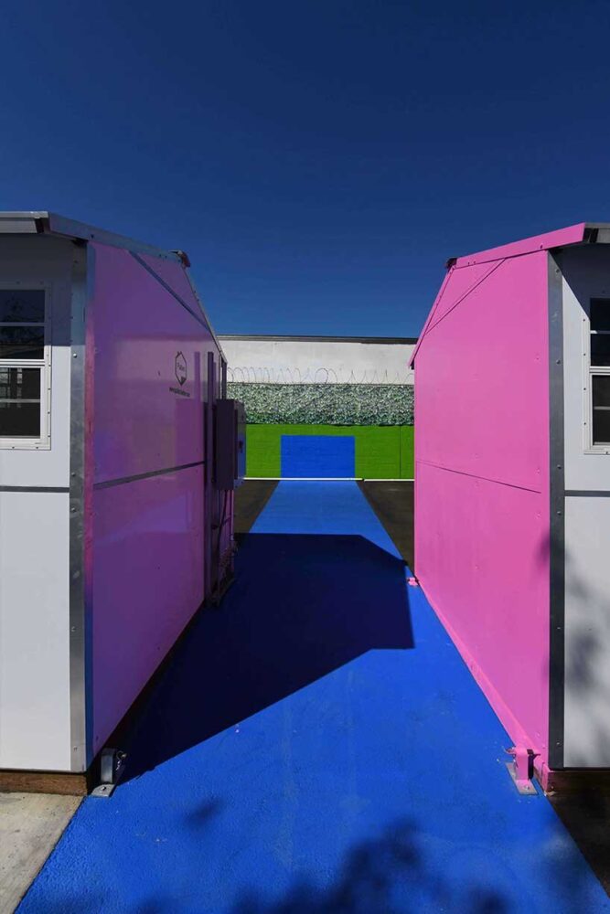 the exterior common space between the units