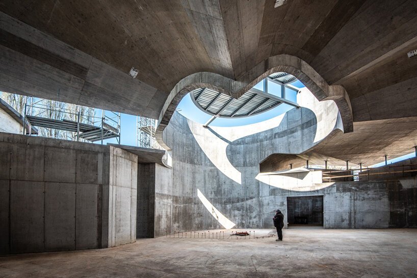 benedetta tagliabue touches on the sense of belonging – holcim x designboom series