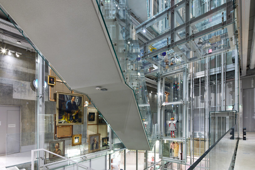 image © aad hoogendoorn