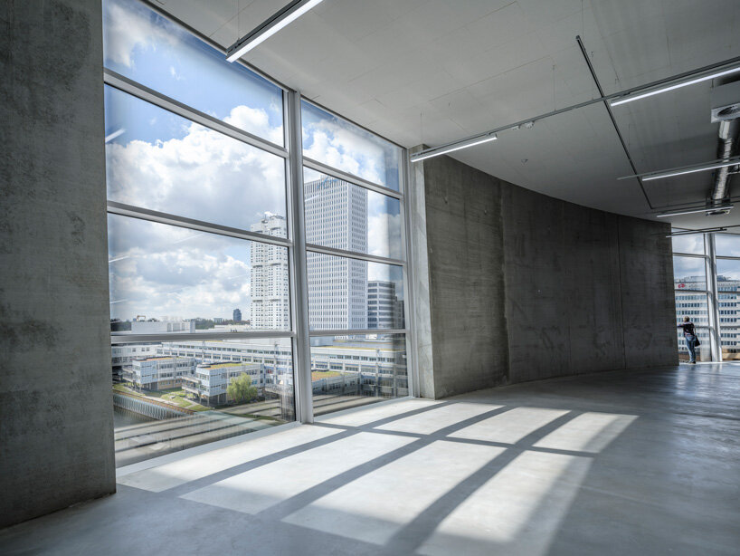 image © ossip van duivenbode