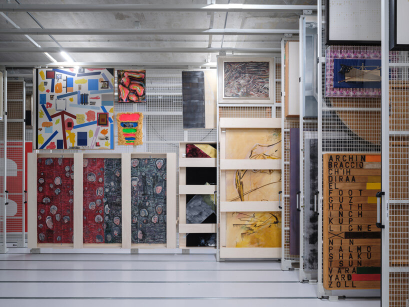 image © ossip van duivenbode