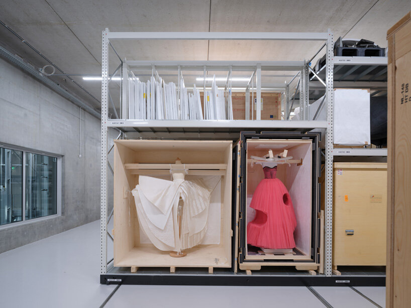 image © ossip van duivenbode