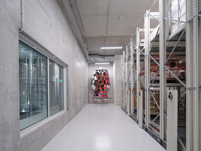 image © ossip van duivenbode