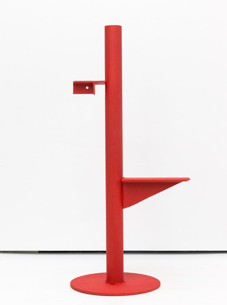 philippe malouin, mixed-used tower. steel tube, truncated I beam, found bracket, 2021. 175 x 81 x 63 cm., courtesy of the artist and the breeder