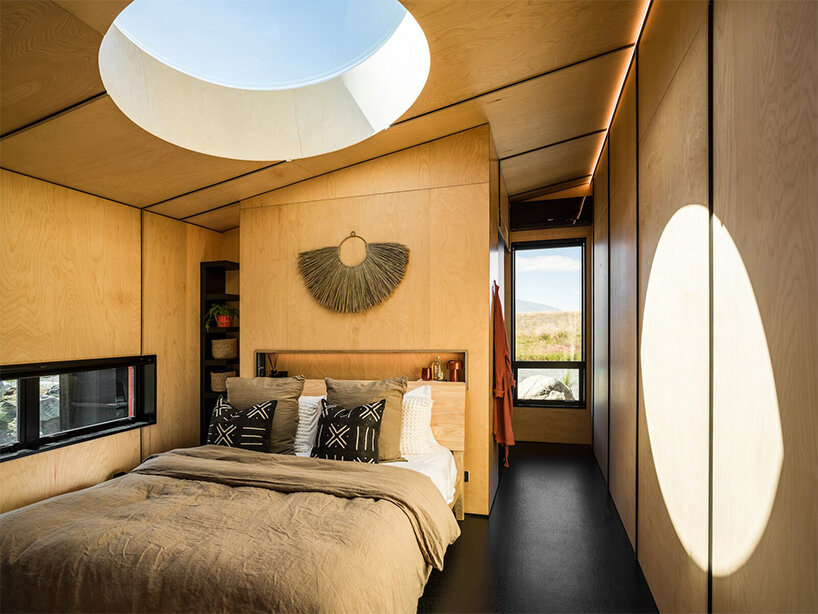 barry connor design's 50sqm cabin retreat in new zealand echoes the aerial dance of birds - 3
