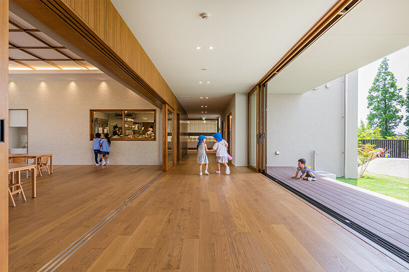 hibinosekkei + youji no shiro's kindergarten teaches through the awakening of five senses