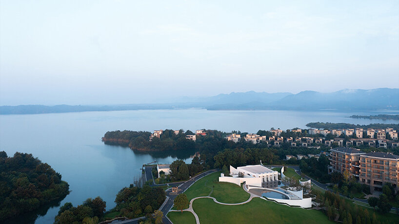 PLAT ASIA's resort in china forms dynamic dialogue between architecture and nature