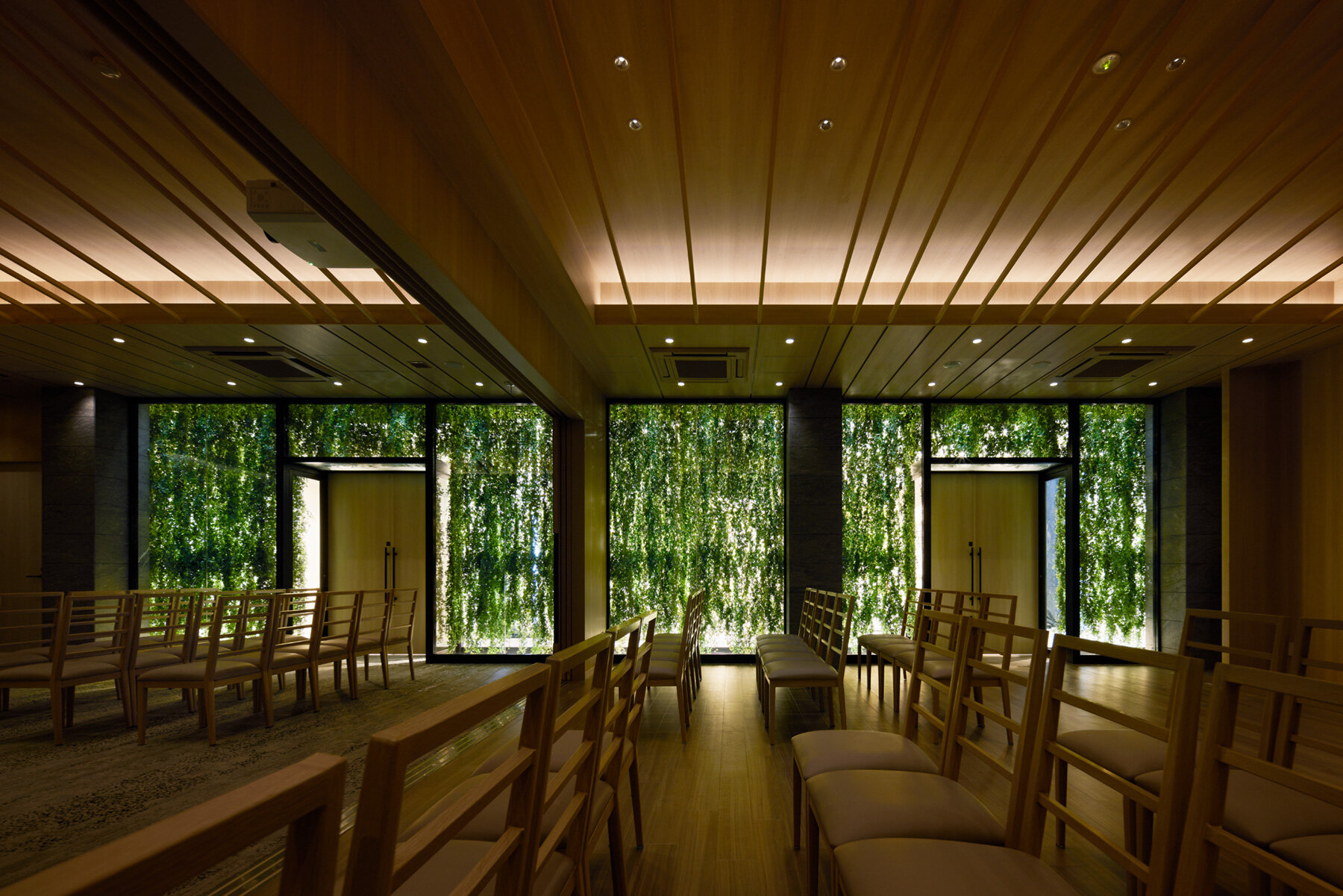 eriko-kasahara-flower-hall-cafe-BLOOMYS-designboom-08a