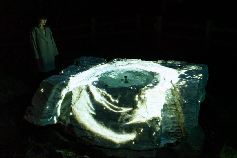 teamLab, enso in the natural spring - togyokusen © teamLab