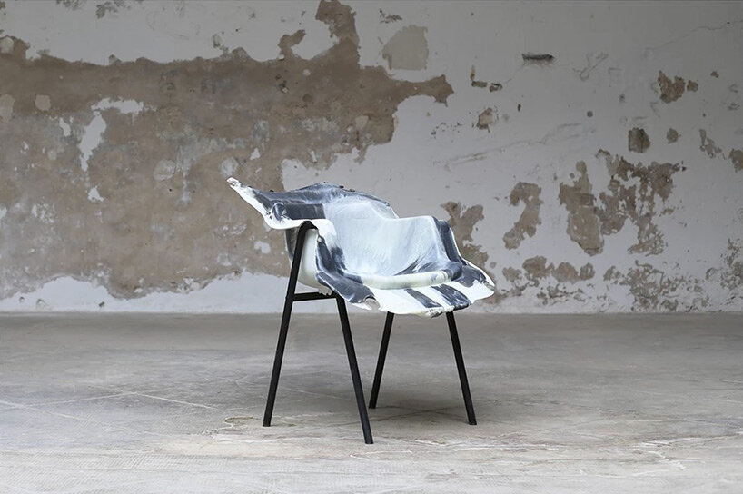 '27 sillas' chair exhibition by OiKo investigates the aesthetics of recycled plastic
