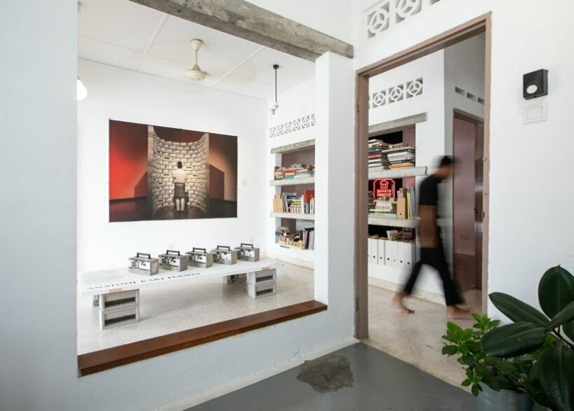 ‘anatomi kaki persegi’ showcase hosted in suburbia projects gallery, a renovated terrace house in the suburbs of kuala lumpur