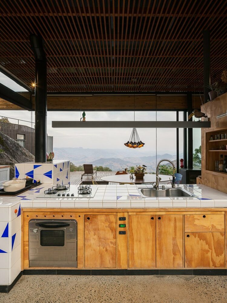 opening towards the unobstructed views 