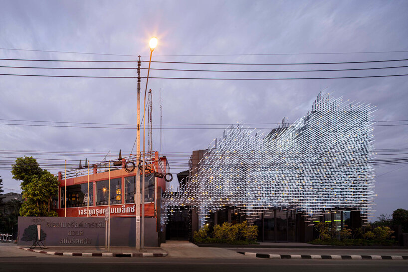 layered aluminum strips evoke dandelion seeds for this museum façade in bangkok - 2