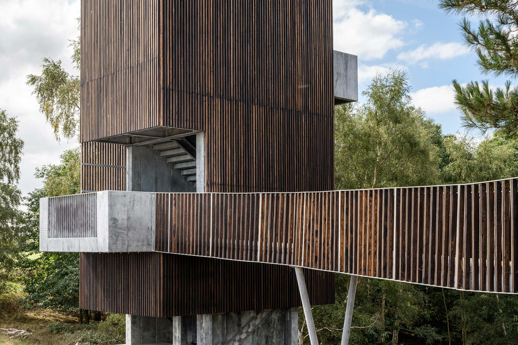 nissen-richards-studio-sutton-hoo-viewing-tower-designboom-05a