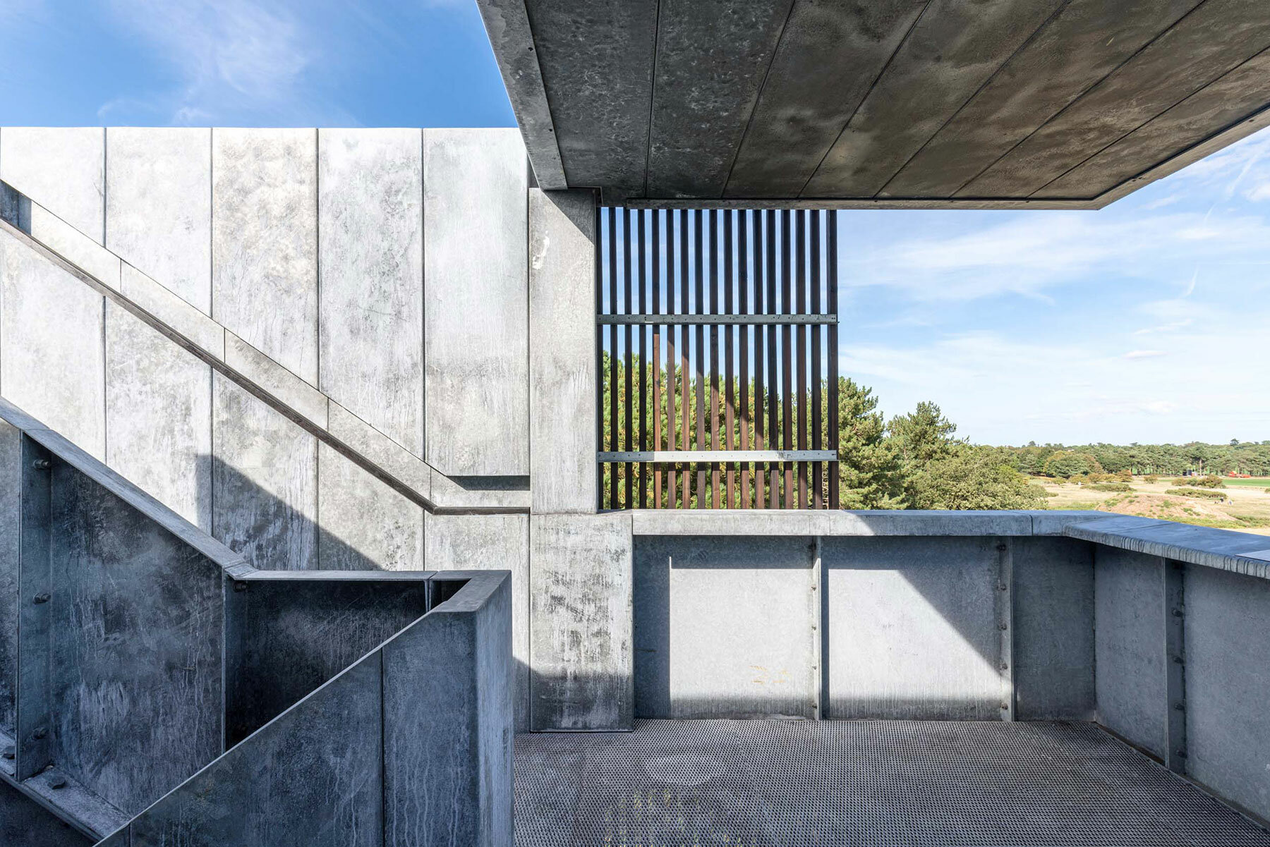 nissen-richards-studio-sutton-hoo-viewing-tower-designboom-07a