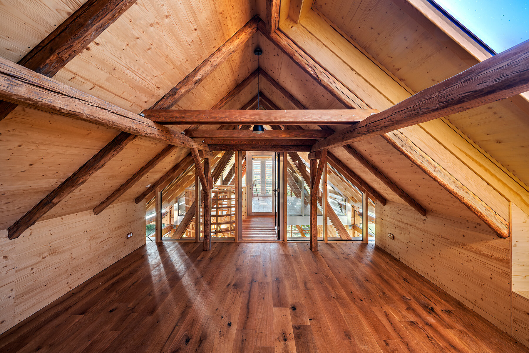 HAMR-hut-architektury-martin-rajnis-farmhouse-south-bohemia-czech-republic-designboom-06a