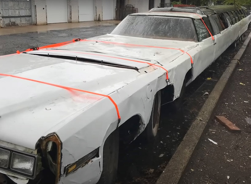 100-feet world’s longest car complete with a swimming pool, golf course, and helipad