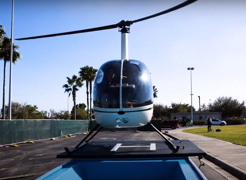 100-feet world’s longest car complete with a swimming pool, golf course, and helipad