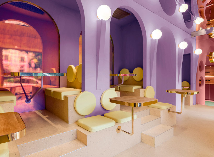 ‘masquespacio’ designed the swimming pool-inspired ‘bun burgers’ at brera distinct