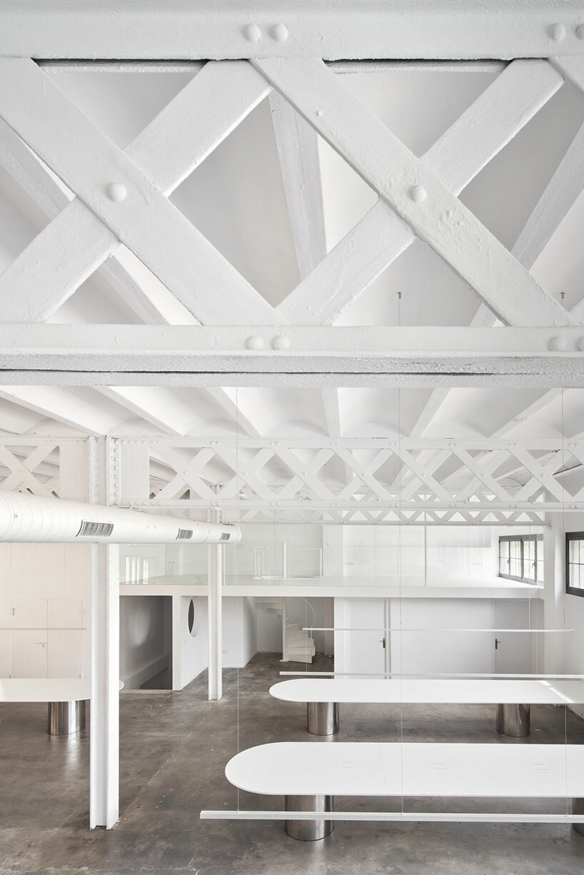 Isern Serra curates industrial minimalism in Barcelona with workspaces for TheKeenFolks - 2