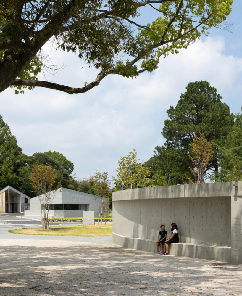 the only thing one can see from the square is the greenery of the hill